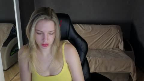 Lili online show from December 2024 07:47:01 AM