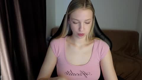 Lili online show from December 2024 09:35:01 AM