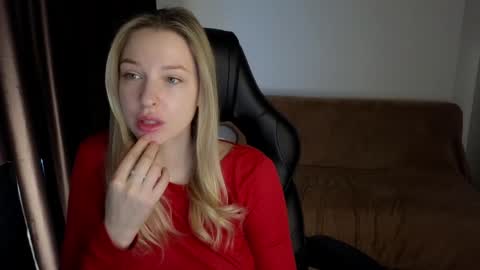 Lili online show from December 2024 06:35:01 AM