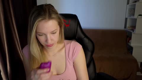 Lili online show from January 2025 07:21:01 AM