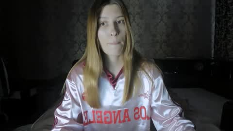 Lili online show from September 2025 11:00:02 AM