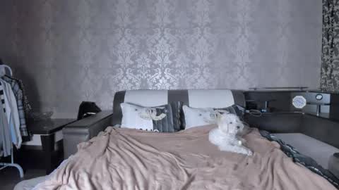 Lili online show from September 2025 10:40:01 AM