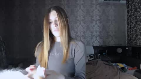 Lili online show from September 2025 07:23:01 AM