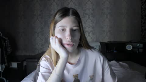 Lili online show from November 2025 10:36:01 AM