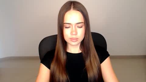 Beata online show from November 2025 01:34:02 PM