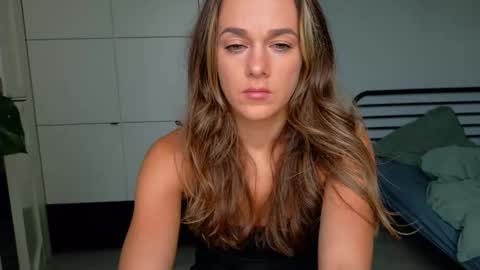 mmminnie online show from October 2025 11:41:02 AM