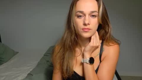 mmminnie online show from November 2025 05:47:02 PM