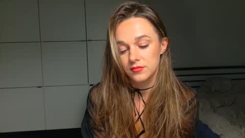 mmminnie online show from November 2025 02:39:02 PM