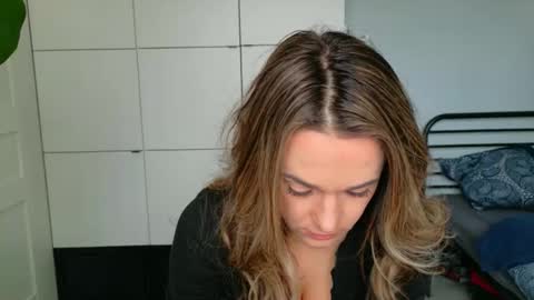 mmminnie online show from March 2026 07:25:01 AM