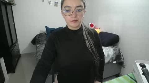 Sam online show from September 2025 11:01:01 AM