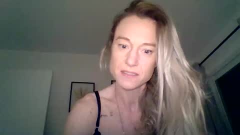 Snapshot of mockingbirds91 chatting on March 2026 03:34:01 AM mockingbirds91 online show from March 2026 03:34:01 AM