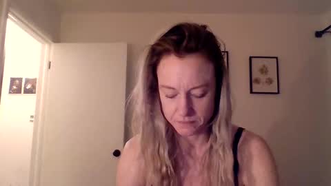 Snapshot of mockingbirds91 chatting on March 2026 03:39:02 AM mockingbirds91 online show from March 2026 03:39:02 AM