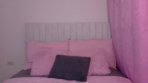 Snapshot of modelross07 chatting on February 2026 07:08:02 PM zoe ross online show from February 2026 07:08:02 PM