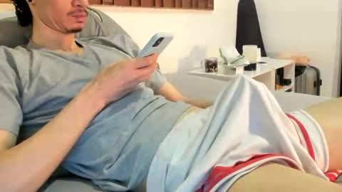 Snapshot of moderdelier chatting on June 2026 03:24:02 AM DigBreed online show from June 2026 03:24:02 AM