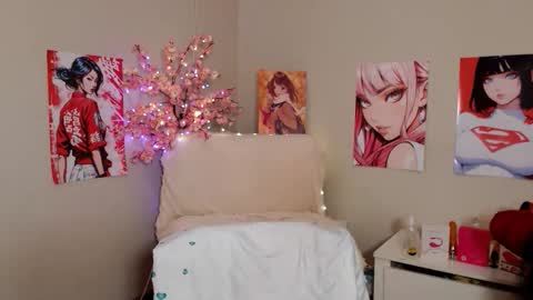 Molly online show from October 2025 04:35:01 AM