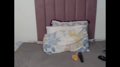 Snapshot of mogheul_slay chatting on February 2026 12:43:02 AM Mogheul Slay online show from February 2026 12:43:02 AM