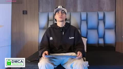 mohamed_malik online show from April 2026 02:31:01 PM