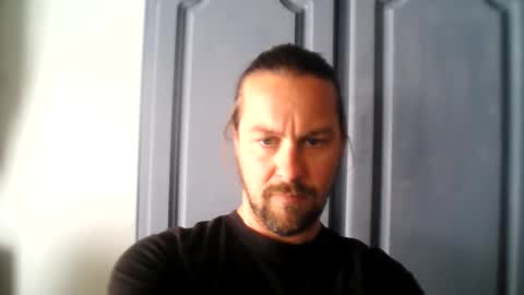 Snapshot of moi9876543210 chatting on May 2026 02:45:01 PM Julien online show from May 2026 02:45:01 PM