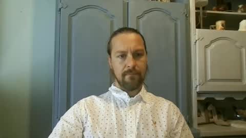 Snapshot of moi9876543210 chatting on May 2026 10:55:01 AM Julien online show from May 2026 10:55:01 AM