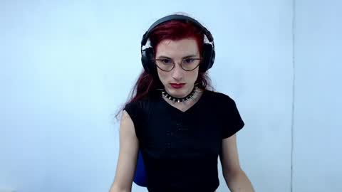 Snapshot of moira_hot chatting on July 2026 02:43:02 AM moira_hot online show from July 2026 02:43:02 AM