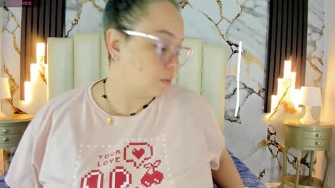 Hey Guys  Im Mollie online show from September 2025 12:32:01 PM