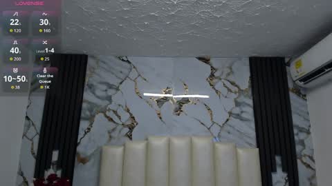 Hey Guys  Im Mollie online show from April 2026 12:21:01 PM