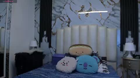 Snapshot of molliebue1 chatting on July 2026 12:13:01 PM Hey Guys Im Mollie online show from July 2026 12:13:01 PM