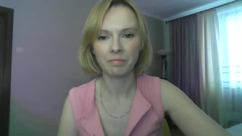 Snapshot of mollilove chatting on June 2026 02:41:01 PM mollilove online show from June 2026 02:41:01 PM