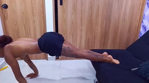 Molly online show from October 2025 10:32:02 PM