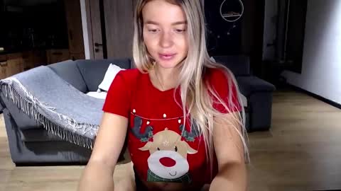 Molly online show from December 2025 12:32:01 PM