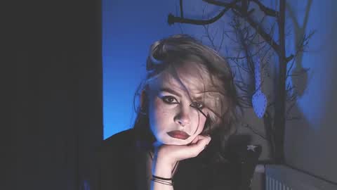 Molly Crow online show from January 2025 11:24:02 PM