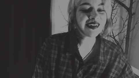 Molly Crow online show from January 2025 11:43:02 PM