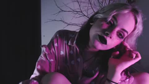 Molly Crow online show from January 2025 11:39:01 PM