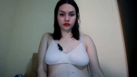 Molly online show from October 2025 06:48:01 PM