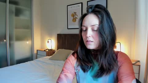   MOLLY   online show from January 2025 04:27:02 PM