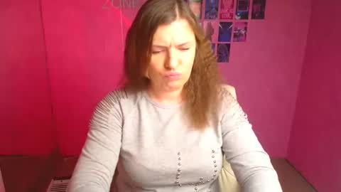 Snapshot of molly_mis chatting on February 2026 12:45:02 PM Molly online show from February 2026 12:45:02 PM