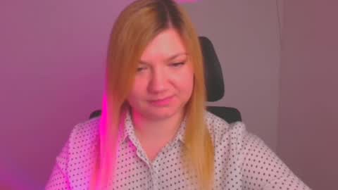 Molly online show from February 2025 03:17:01 PM