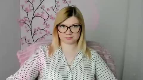 Molly online show from May 2026 11:51:02 AM
