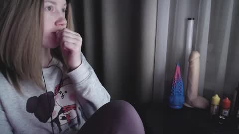 I have new photos come and see with love Molly online show from February 2025 02:31:01 AM