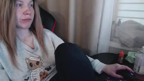 I have new photos come and see with love Molly online show from October 2025 11:05:01 AM