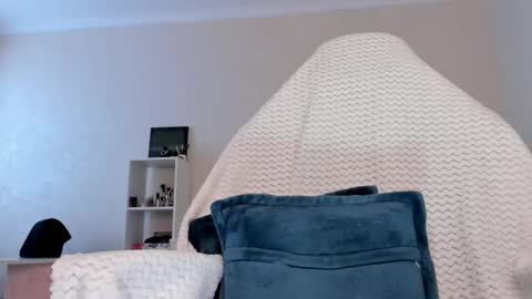 Molly online show from February 2025 05:43:02 AM