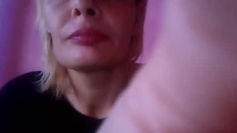Snapshot of molly_tanya chatting on December 2024 11:32:02 AM Tanya online show from December 2024 11:32:02 AM