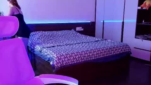 Molly online show from June 2026 12:57:02 AM