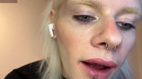 mollychloe online show from November 2025 06:29:01 PM