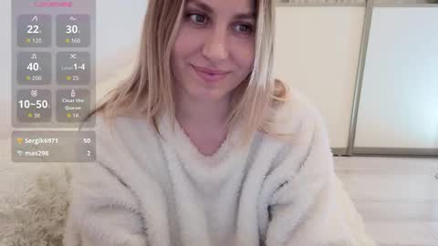 Snapshot of mollyforyou chatting on January 2026 03:58:01 PM Nica follow me online show from January 2026 03:58:01 PM