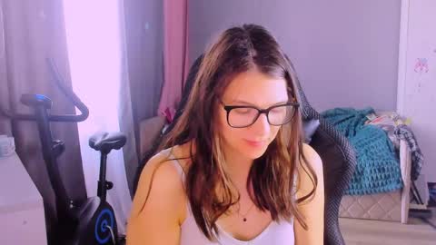  KIRA  online show from April 2026 09:07:02 AM