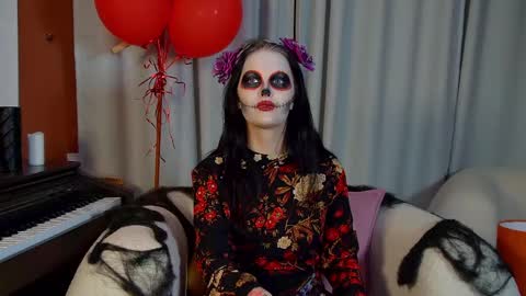 Molly online show from October 2025 06:35:02 PM