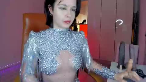 Molly online show from June 2026 06:39:02 PM