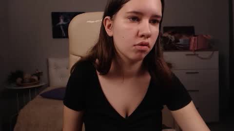 Molly online show from November 2025 10:32:02 AM