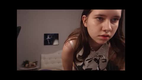 Molly online show from November 2025 02:06:02 PM